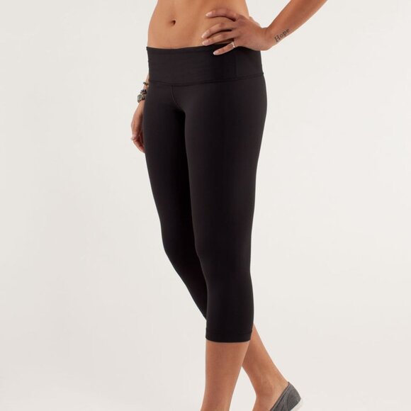Lululemon Wunder Under Crop Black Size 4 Nylon Lycra Yoga Leggings - Picture 1 of 11